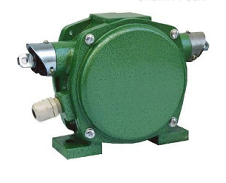 常用皮帶跑偏控制器PWG-12-30、超靈敏兩級跑偏開關(guān)WHKP-12-30廠家